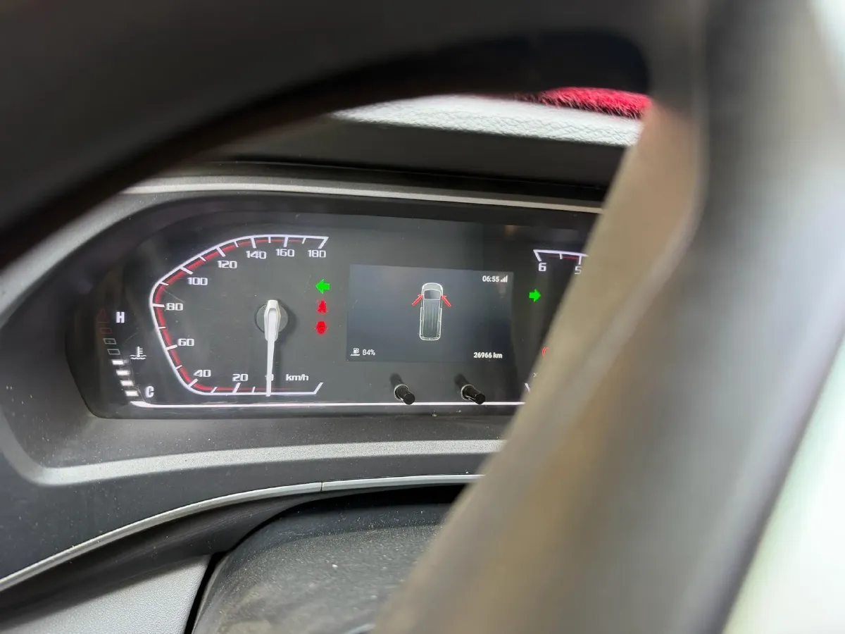 2023 MAXUS XinTu V80 2.0T 127HP L4 6MT,autocango,china used car exporter,china ev exporter,chinese used car exporter,chinese used ev exporter