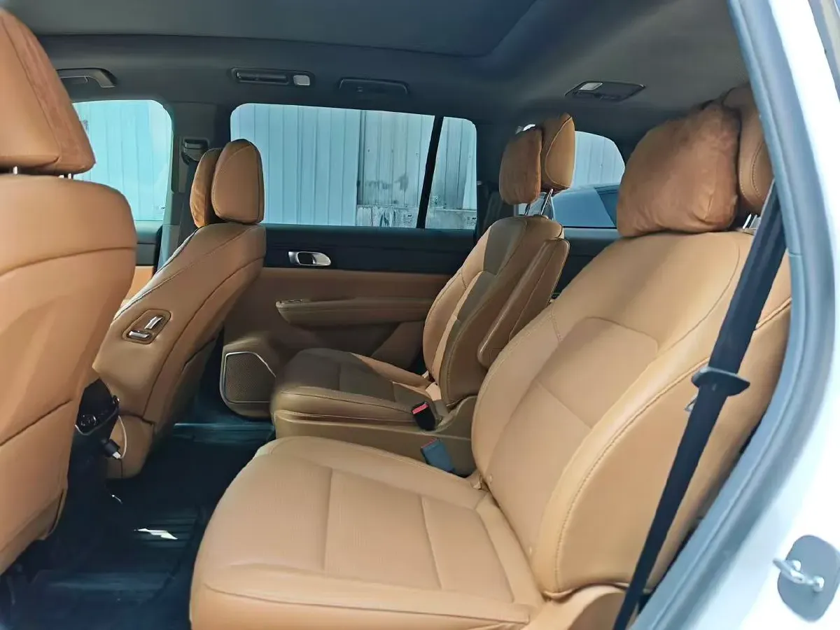 2021 Li ONE Range Extended 131HP REEV 40.5KWH,autocango,china used car exporter,china ev exporter,chinese used car exporter,chinese used ev exporter