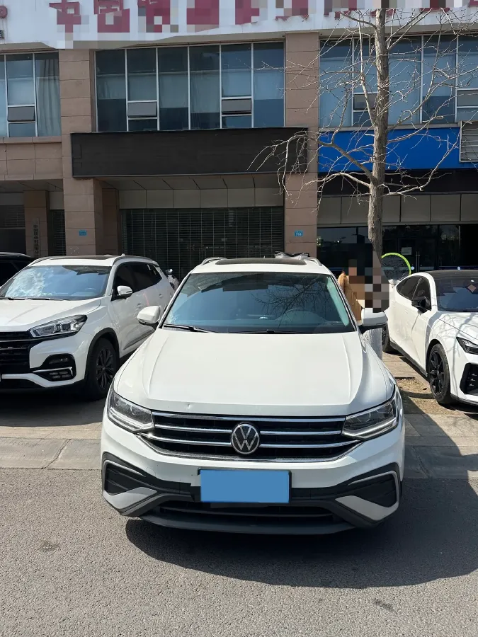 2023 Volkswagen Tiguan L 1.5T 160HP L4 7DCT,autocango,china used car exporter,china ev exporter,chinese used car exporter,chinese used ev exporter