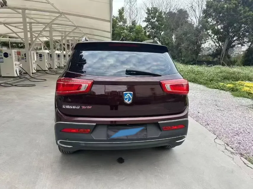 2017 BaoJun 560 1.5T 150HP L4 6DCT,autocango,china used car exporter,china ev exporter,chinese used car exporter,chinese used ev exporter