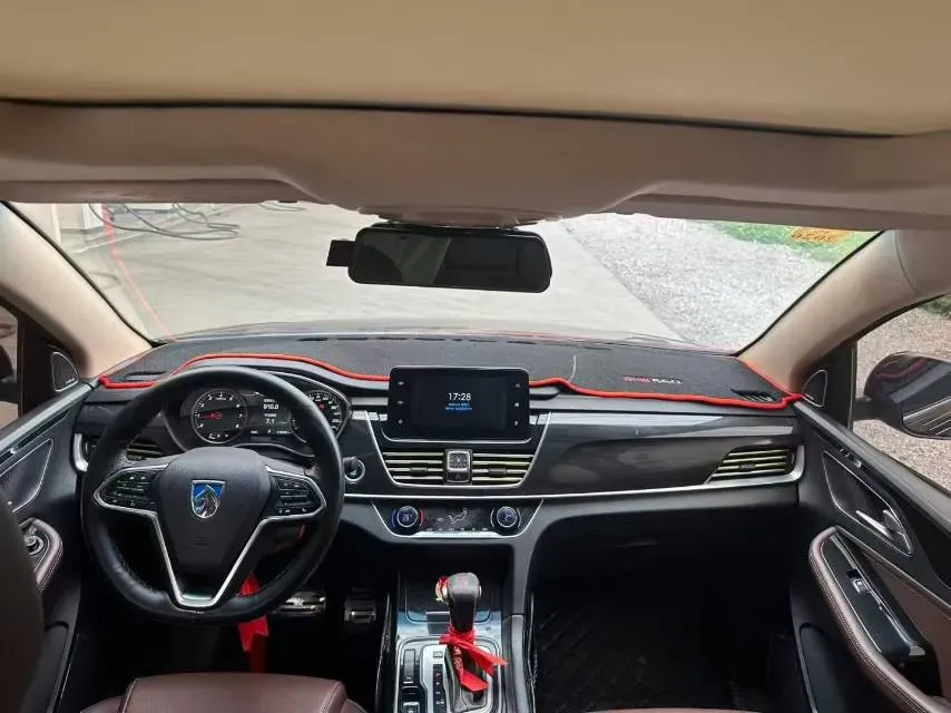 2017 BaoJun 560 1.5T 150HP L4 6DCT,autocango,china used car exporter,china ev exporter,chinese used car exporter,chinese used ev exporter