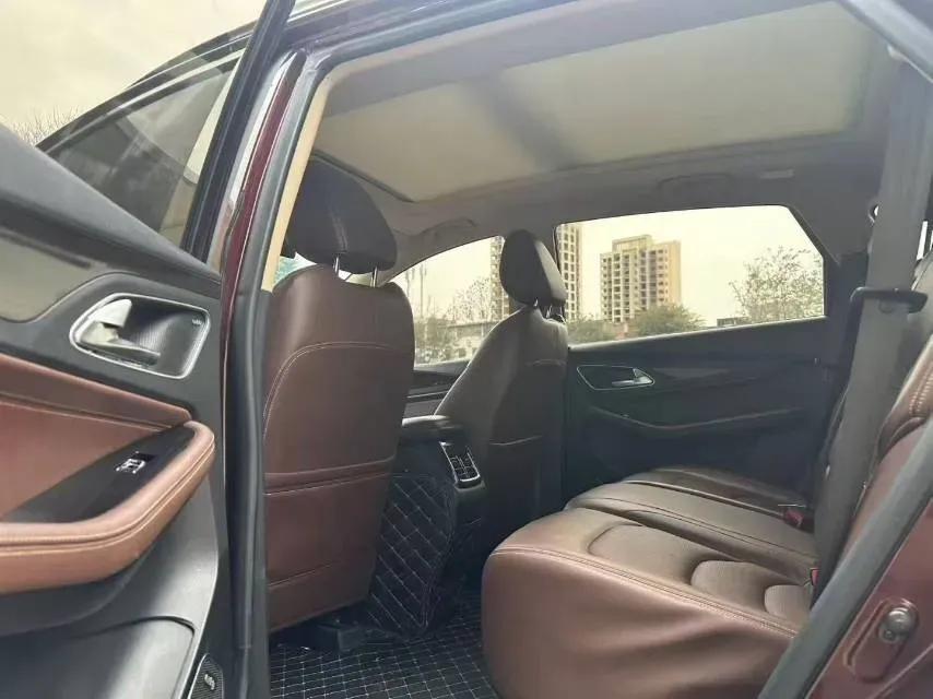 2017 BaoJun 560 1.5T 150HP L4 6DCT,autocango,china used car exporter,china ev exporter,chinese used car exporter,chinese used ev exporter