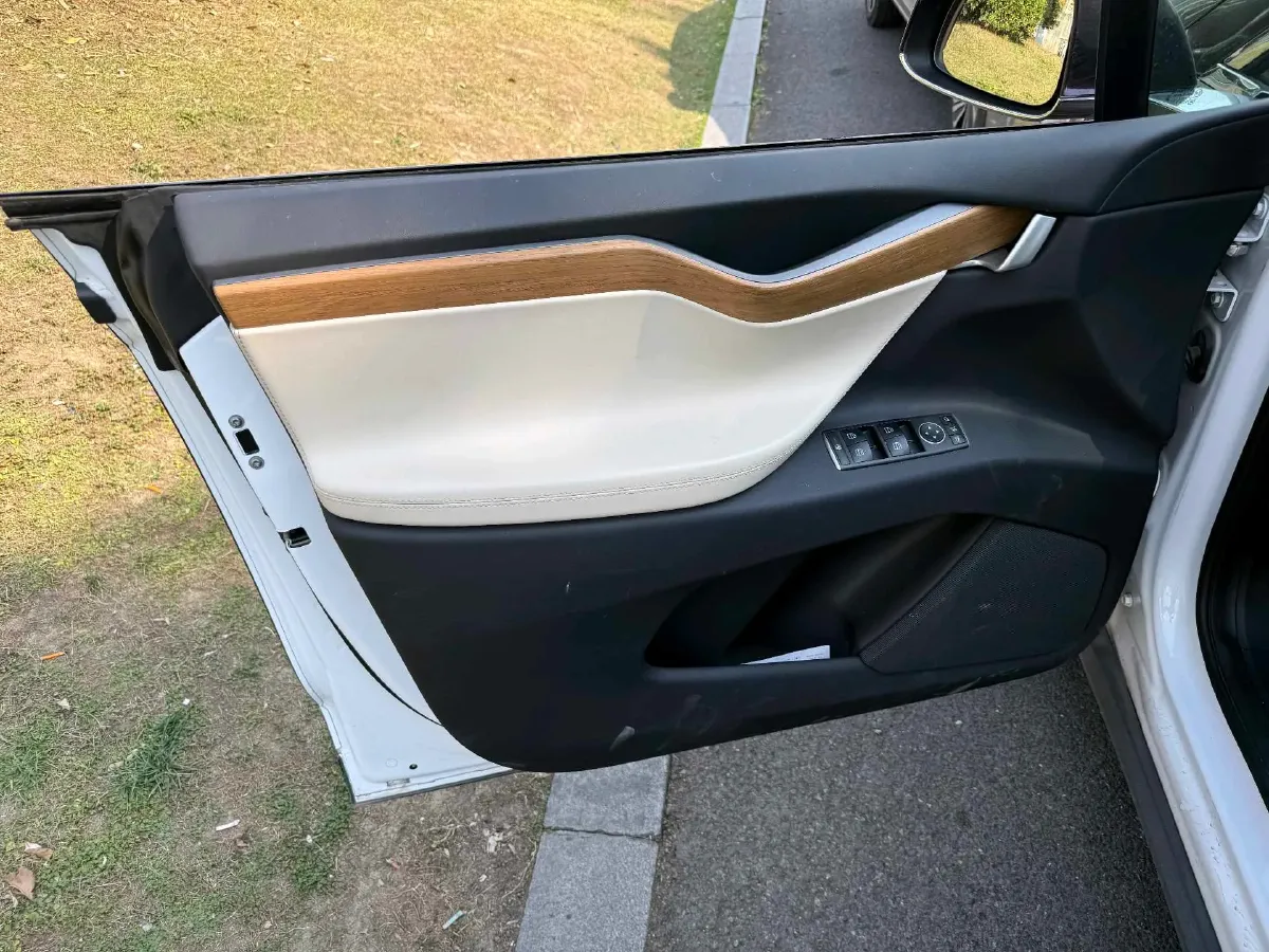 2017 Tesla Model X BEV 100KWH,autocango,china used car exporter,china ev exporter,chinese used car exporter,chinese used ev exporter