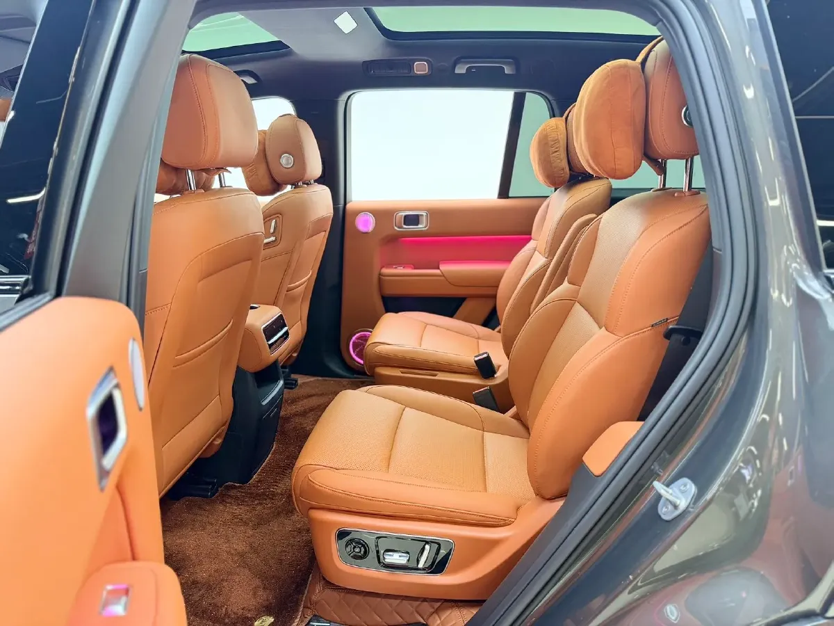 2023 Li L8 Range Extended 154HP REEV 40.9KWH,autocango,china used car exporter,china ev exporter,chinese used car exporter,chinese used ev exporter