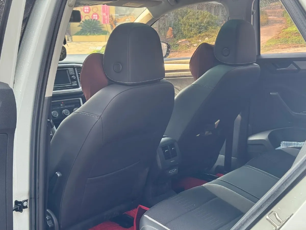 2019 Volkswagen T-Roc 1.4T 131HP L4 7DCT,autocango,china used car exporter,china ev exporter,chinese used car exporter,chinese used ev exporter