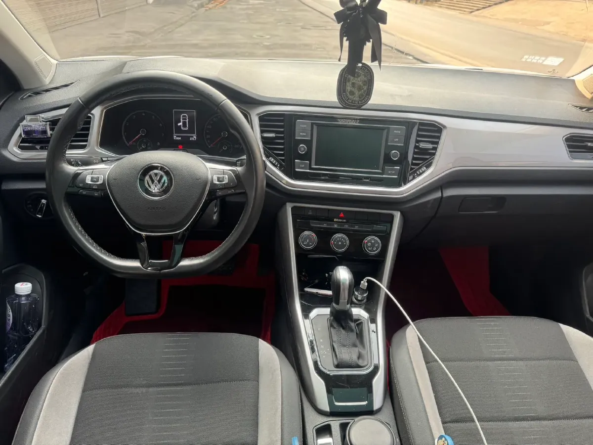 2019 Volkswagen T-Roc 1.4T 131HP L4 7DCT,autocango,china used car exporter,china ev exporter,chinese used car exporter,chinese used ev exporter