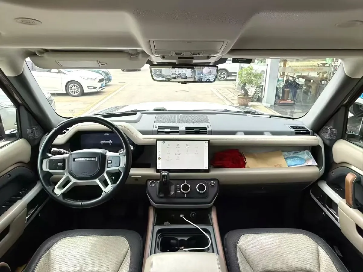 2022 Land Rover Defender 3.0T 400HP L6 8AT,autocango,china used car exporter,china ev exporter,chinese used car exporter,chinese used ev exporter