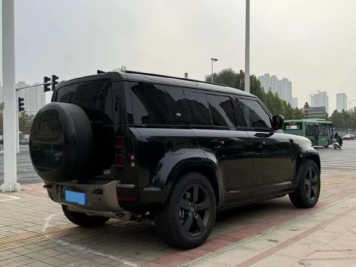 2022 Land Rover Defender 3.0T 400HP L6 8AT,autocango,china used car exporter,china ev exporter,chinese used car exporter,chinese used ev exporter