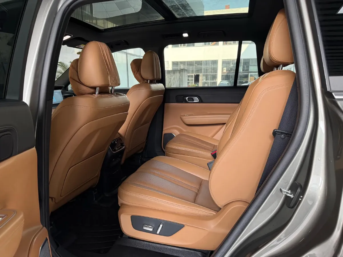 2020 Li ONE Range Extended 131HP REEV 40.5KWH,autocango,china used car exporter,china ev exporter,chinese used car exporter,chinese used ev exporter