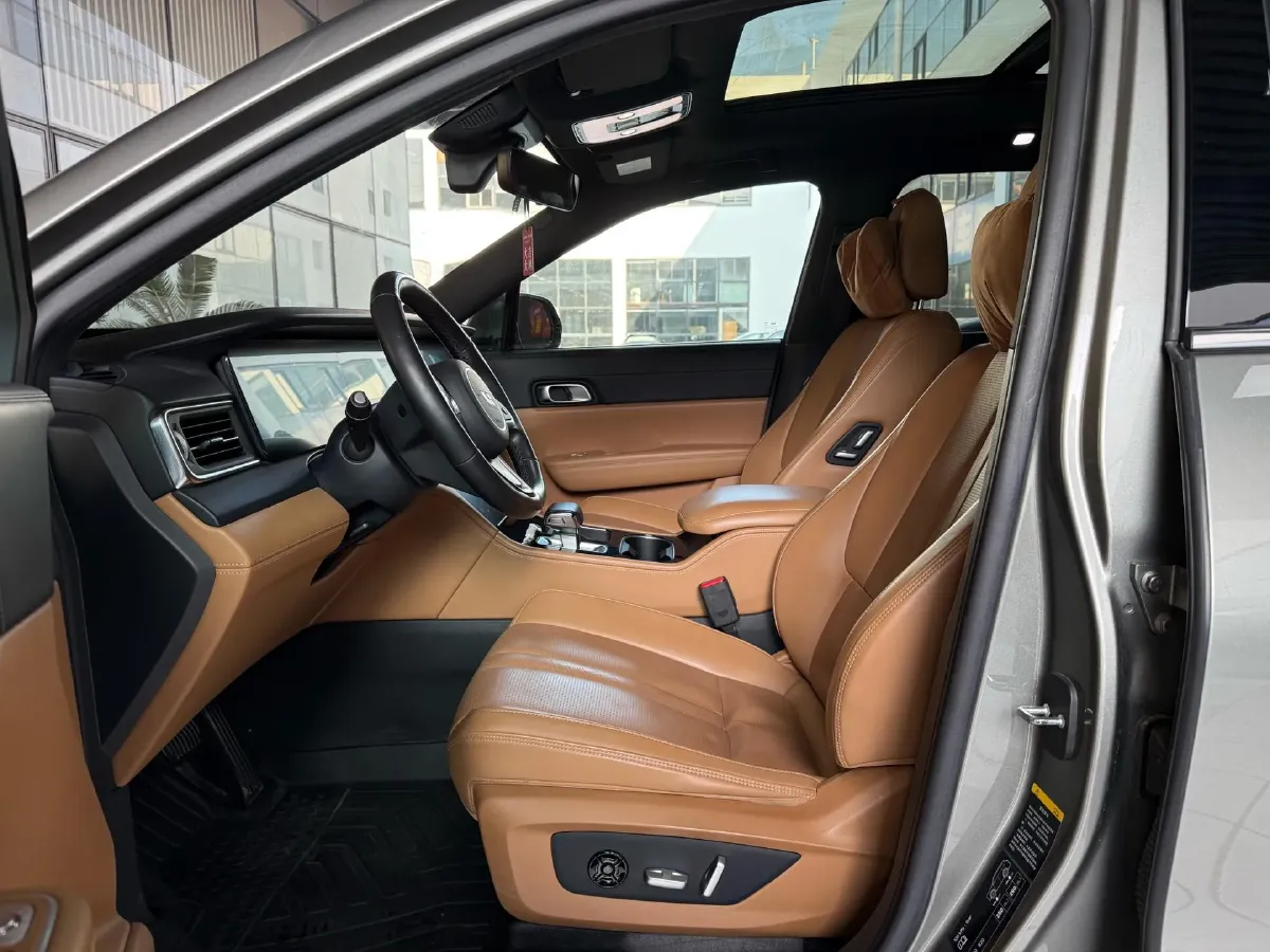 2020 Li ONE Range Extended 131HP REEV 40.5KWH,autocango,china used car exporter,china ev exporter,chinese used car exporter,chinese used ev exporter