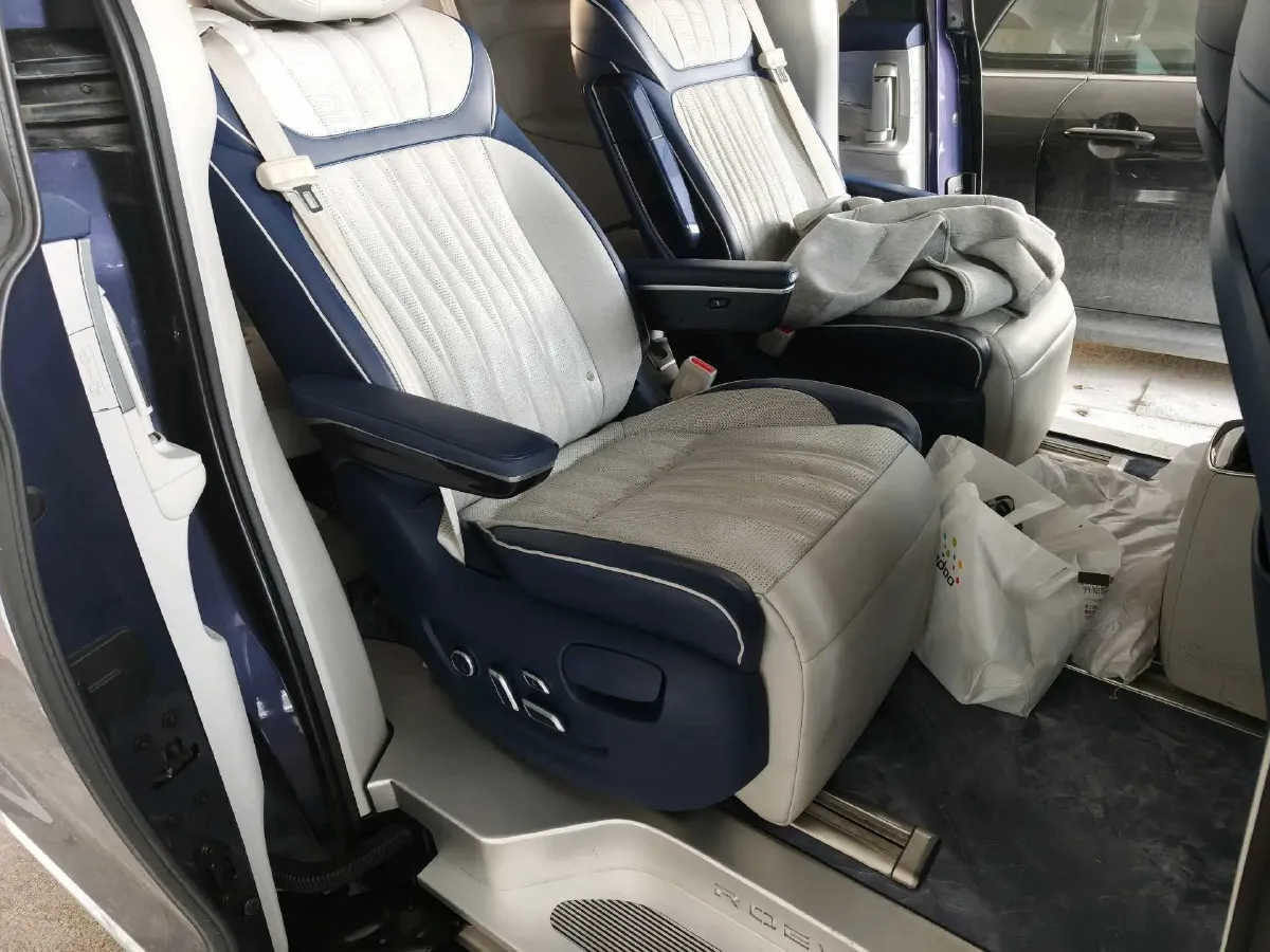 2021 Roewe iMAX8 2.0T 234HP L4 8AT,autocango,china used car exporter,china ev exporter,chinese used car exporter,chinese used ev exporter