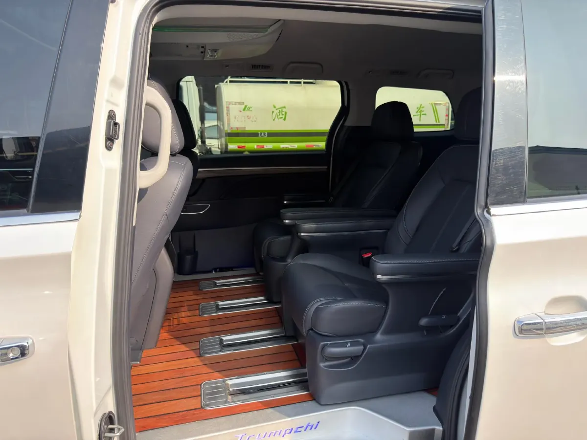 2023 GAC Trumpchi M8 2.0T 252HP L4 8AT,autocango,china used car exporter,china ev exporter,chinese used car exporter,chinese used ev exporter