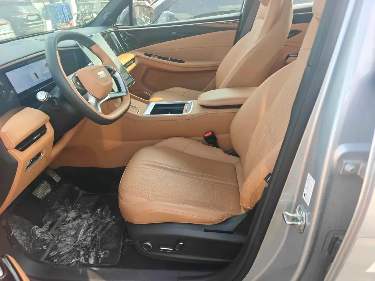 2025 Geely Galaxy L7 1.5L 112HP L4 1DHT PHEV 18.4KWH,autocango,china used car exporter,china ev exporter,chinese used car exporter,chinese used ev exporter