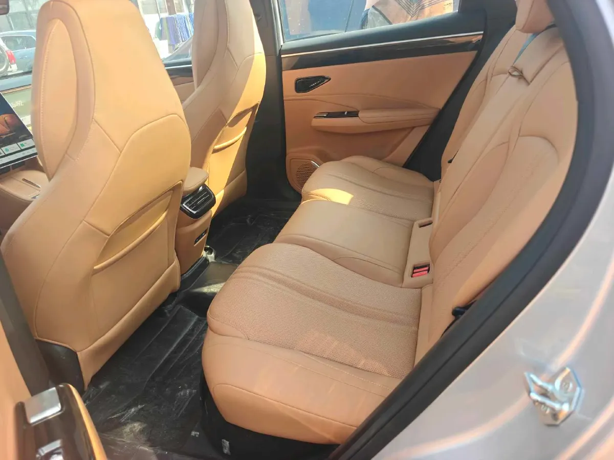 2025 Geely Galaxy L7 1.5L 112HP L4 1DHT PHEV 18.4KWH,autocango,china used car exporter,china ev exporter,chinese used car exporter,chinese used ev exporter