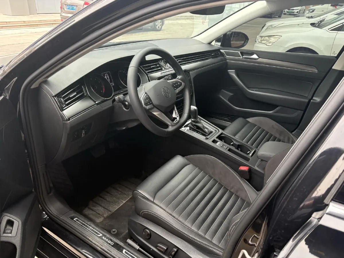 2020 Volkswagen Magotan 2.0T 186HP L4 7DCT,autocango,china used car exporter,china ev exporter,chinese used car exporter,chinese used ev exporter