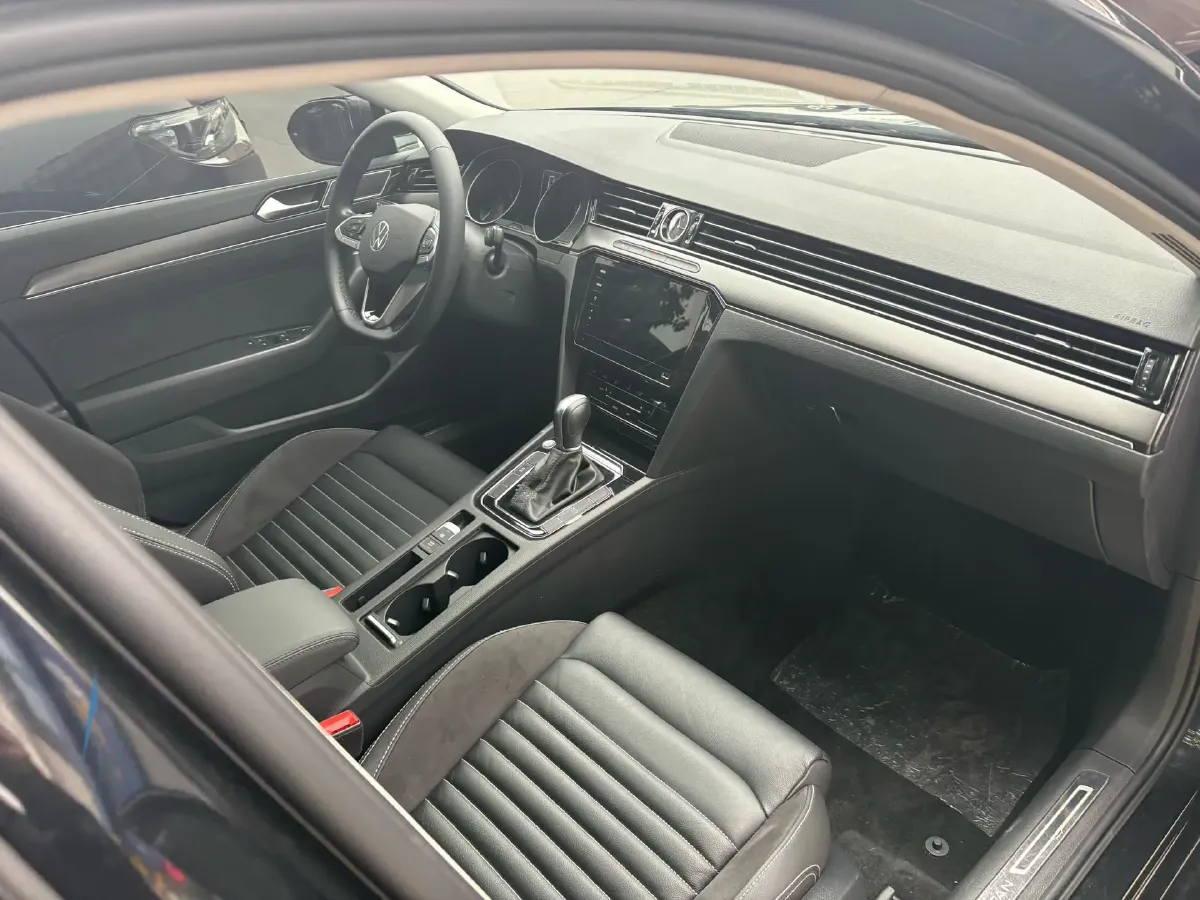 2020 Volkswagen Magotan 2.0T 186HP L4 7DCT,autocango,china used car exporter,china ev exporter,chinese used car exporter,chinese used ev exporter