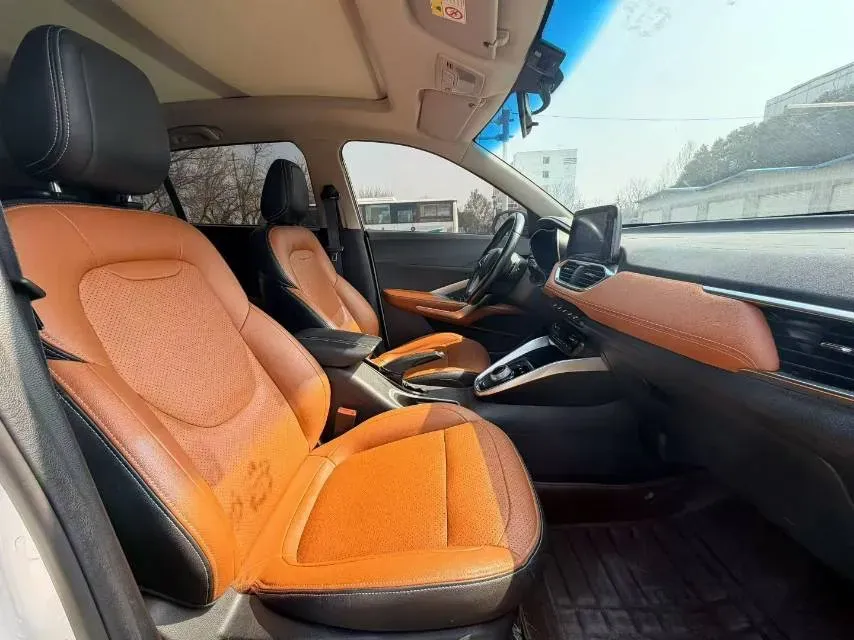 2017 HaiMa S5 Young Edition 1.6L 122HP L4 5MT,autocango,china used car exporter,china ev exporter,chinese used car exporter,chinese used ev exporter