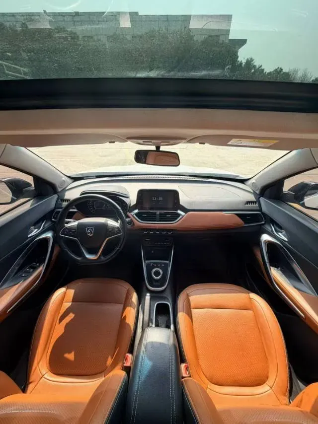 2017 HaiMa S5 Young Edition 1.6L 122HP L4 5MT,autocango,china used car exporter,china ev exporter,chinese used car exporter,chinese used ev exporter