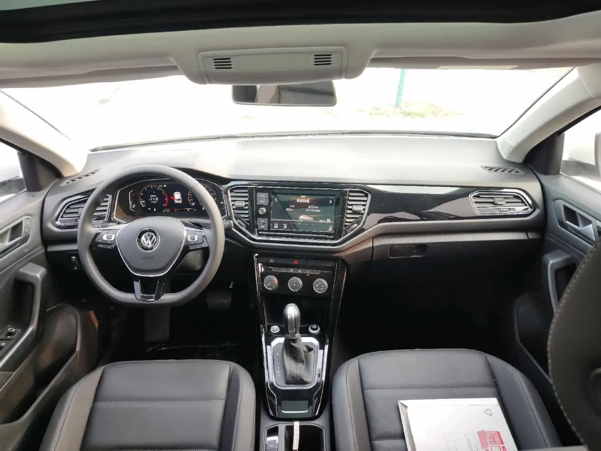 2020 Volkswagen T-Roc 1.4T 150HP L4 7DCT,autocango,china used car exporter,china ev exporter,chinese used car exporter,chinese used ev exporter