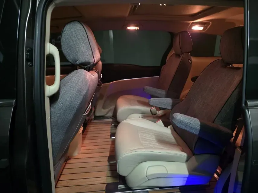 2023 Buick GL8 2.0T 237HP L4 9AT,autocango,china used car exporter,china ev exporter,chinese used car exporter,chinese used ev exporter