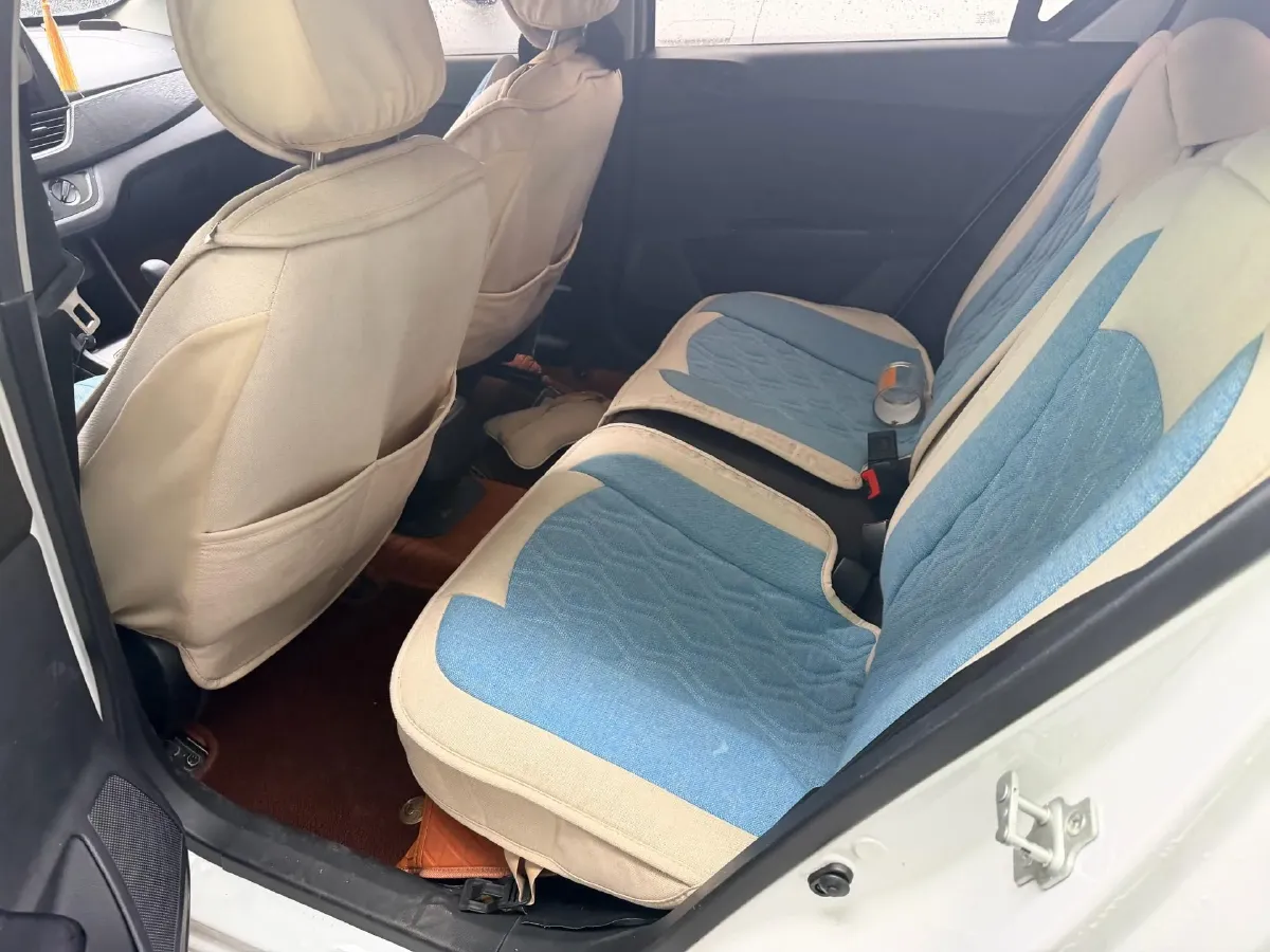 2017 BaoJun 310W 1.2L 82HP L4 6MT,autocango,china used car exporter,china ev exporter,chinese used car exporter,chinese used ev exporter