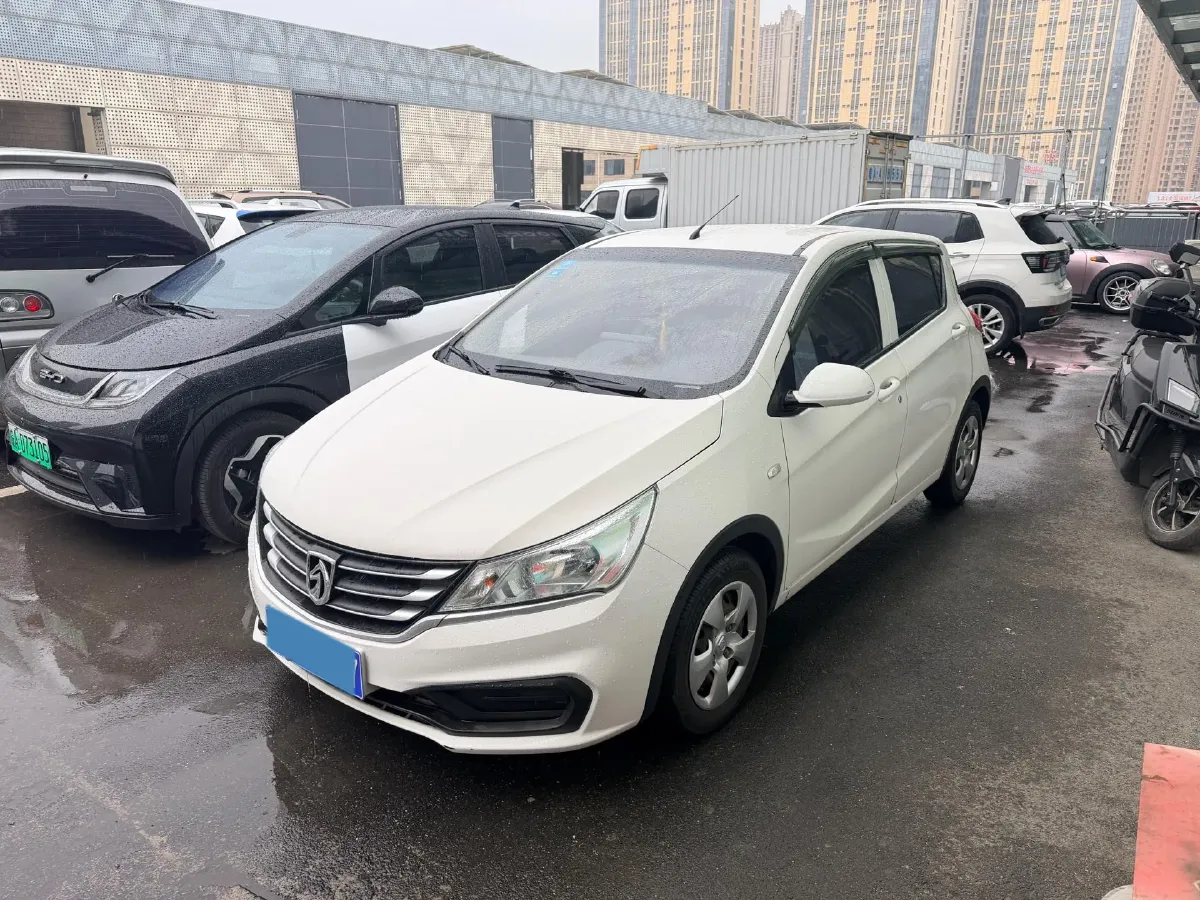 2017 BaoJun 310W 1.2L 82HP L4 6MT,autocango,china used car exporter,china ev exporter,chinese used car exporter,chinese used ev exporter