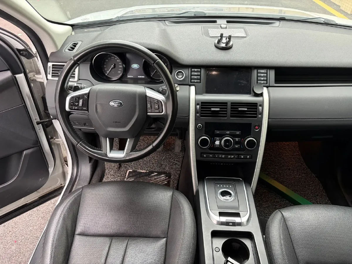 2018 Land Rover Discovery Sport 2.0T 241HP L4 9AT,autocango,china used car exporter,china ev exporter,chinese used car exporter,chinese used ev exporter