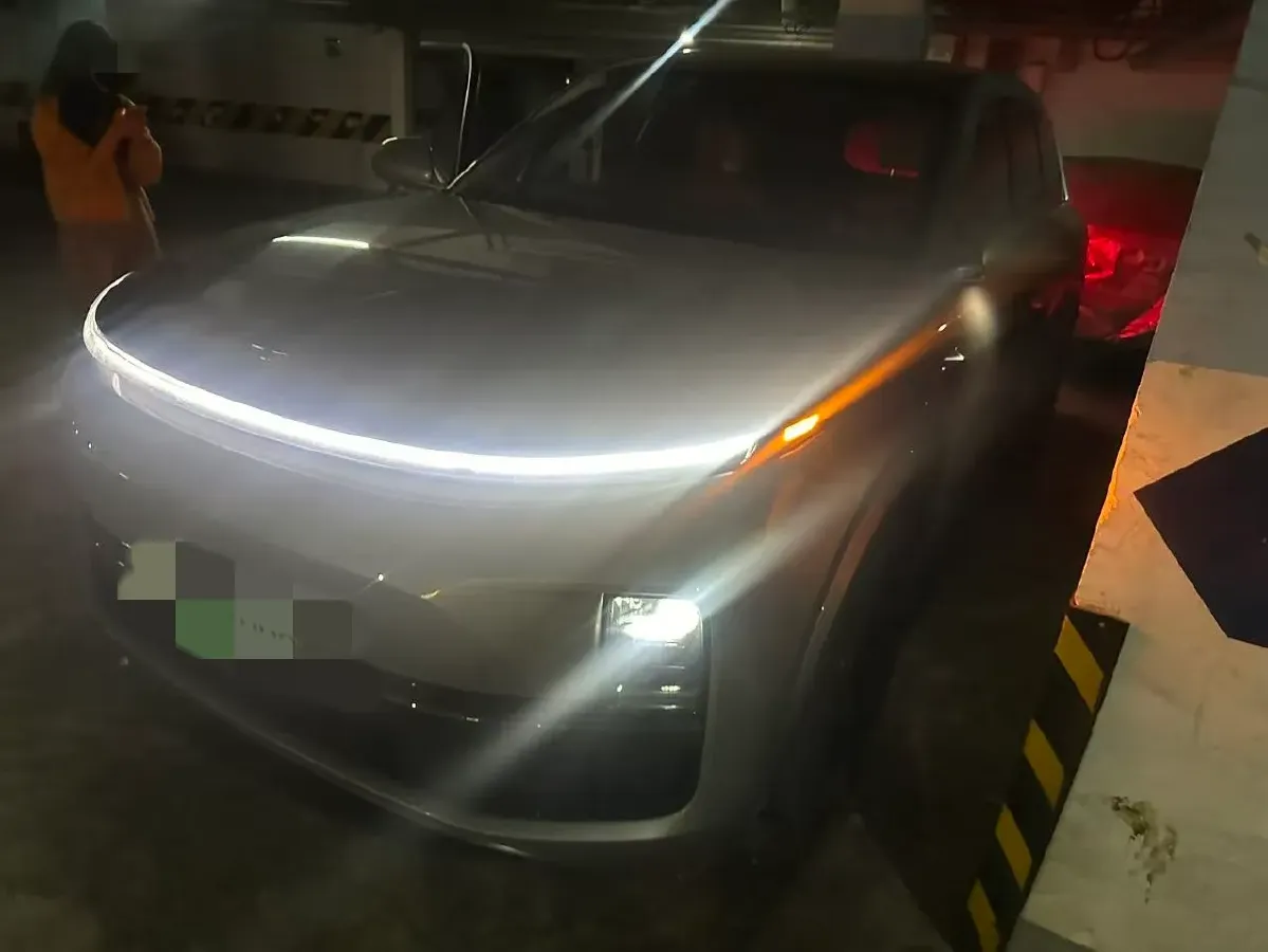 2023 Li L8 Range Extended 154HP REEV 40.9KWH,autocango,china used car exporter,china ev exporter,chinese used car exporter,chinese used ev exporter