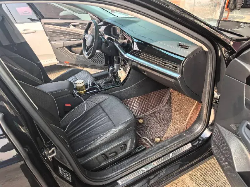 2024 Volkswagen Passat 2.0T 220HP L4 7DCT,autocango,china used car exporter,china ev exporter,chinese used car exporter,chinese used ev exporter