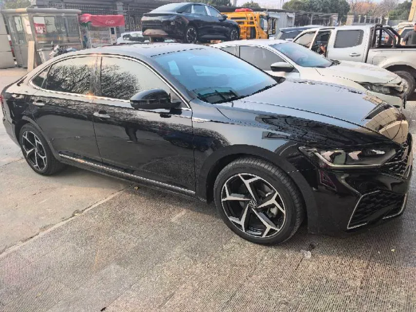 2024 Volkswagen Passat 2.0T 220HP L4 7DCT,autocango,china used car exporter,china ev exporter,chinese used car exporter,chinese used ev exporter