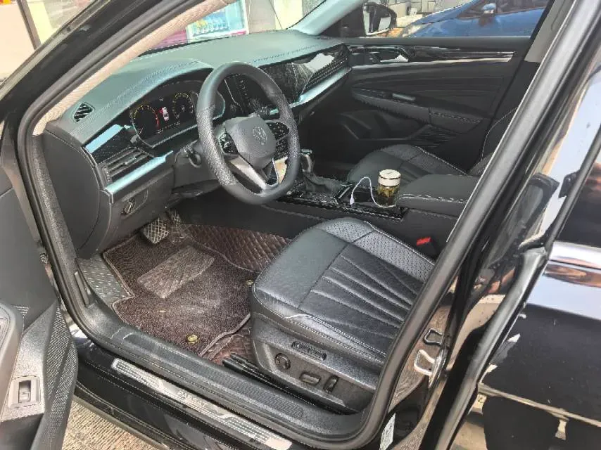 2024 Volkswagen Passat 2.0T 220HP L4 7DCT,autocango,china used car exporter,china ev exporter,chinese used car exporter,chinese used ev exporter