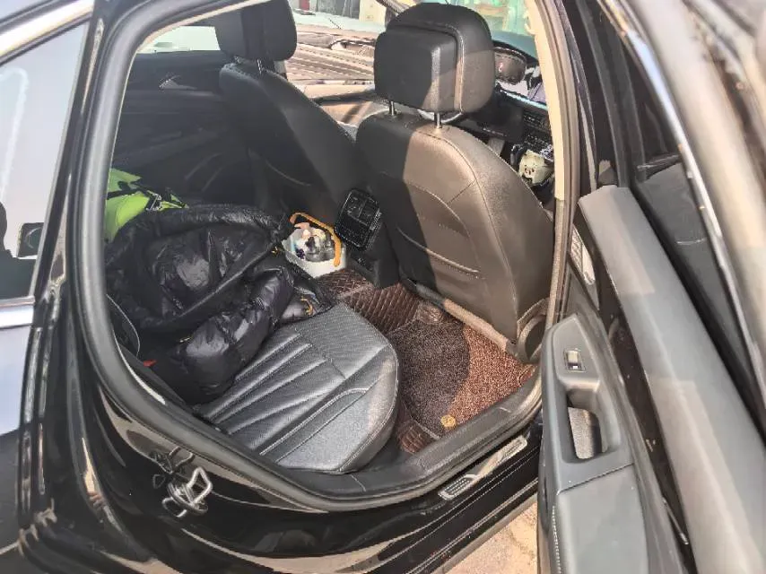 2024 Volkswagen Passat 2.0T 220HP L4 7DCT,autocango,china used car exporter,china ev exporter,chinese used car exporter,chinese used ev exporter