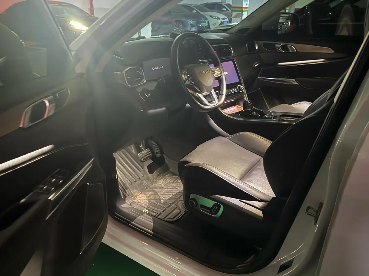 2019 LYNK&CO 01 2.0T 190HP L4 6AT,autocango,china used car exporter,china ev exporter,chinese used car exporter,chinese used ev exporter