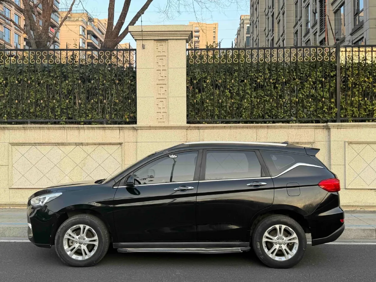 2018 Haval M6 1.5T 150HP L4 7DCT,autocango,china used car exporter,china ev exporter,chinese used car exporter,chinese used ev exporter