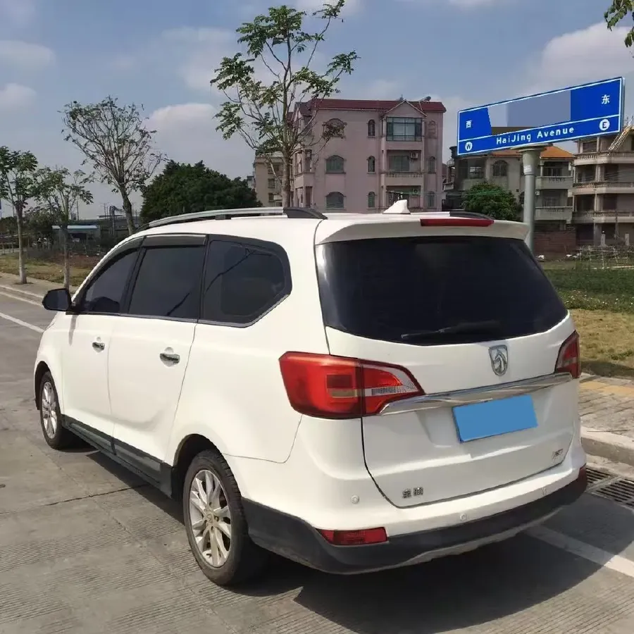 2016 BaoJun 730 1.5L 112HP L4 5MT,autocango,china used car exporter,china ev exporter,chinese used car exporter,chinese used ev exporter