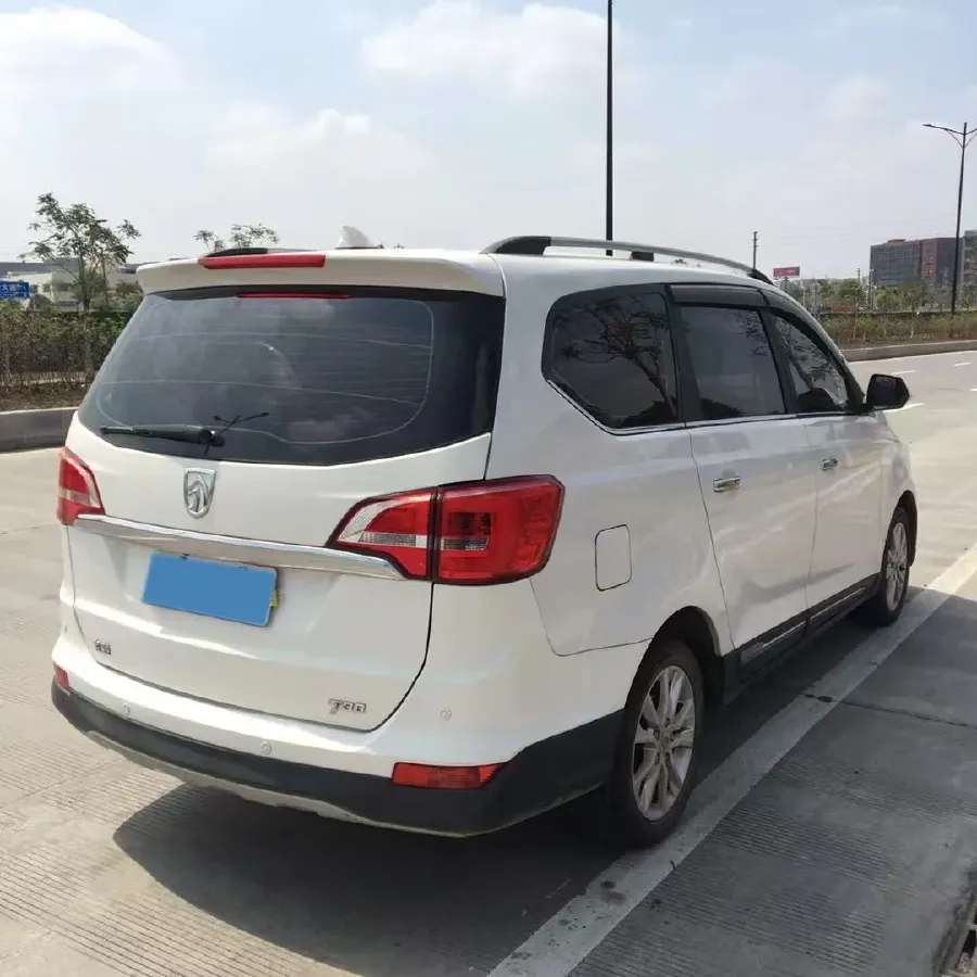 2016 BaoJun 730 1.5L 112HP L4 5MT,autocango,china used car exporter,china ev exporter,chinese used car exporter,chinese used ev exporter