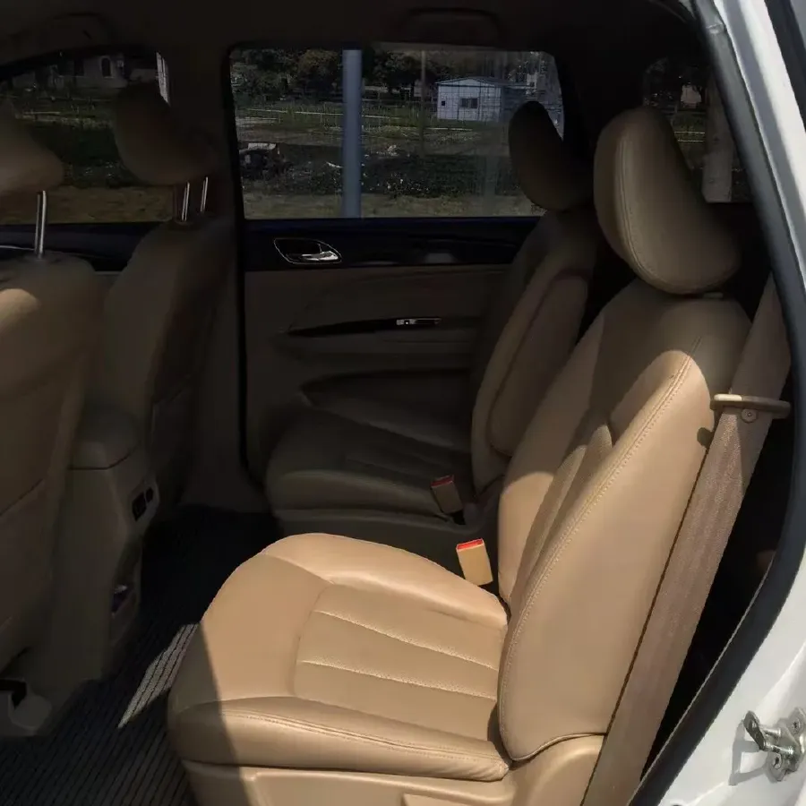 2016 BaoJun 730 1.5L 112HP L4 5MT,autocango,china used car exporter,china ev exporter,chinese used car exporter,chinese used ev exporter