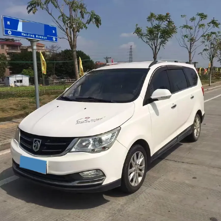 2016 BaoJun 730 1.5L 112HP L4 5MT,autocango,china used car exporter,china ev exporter,chinese used car exporter,chinese used ev exporter