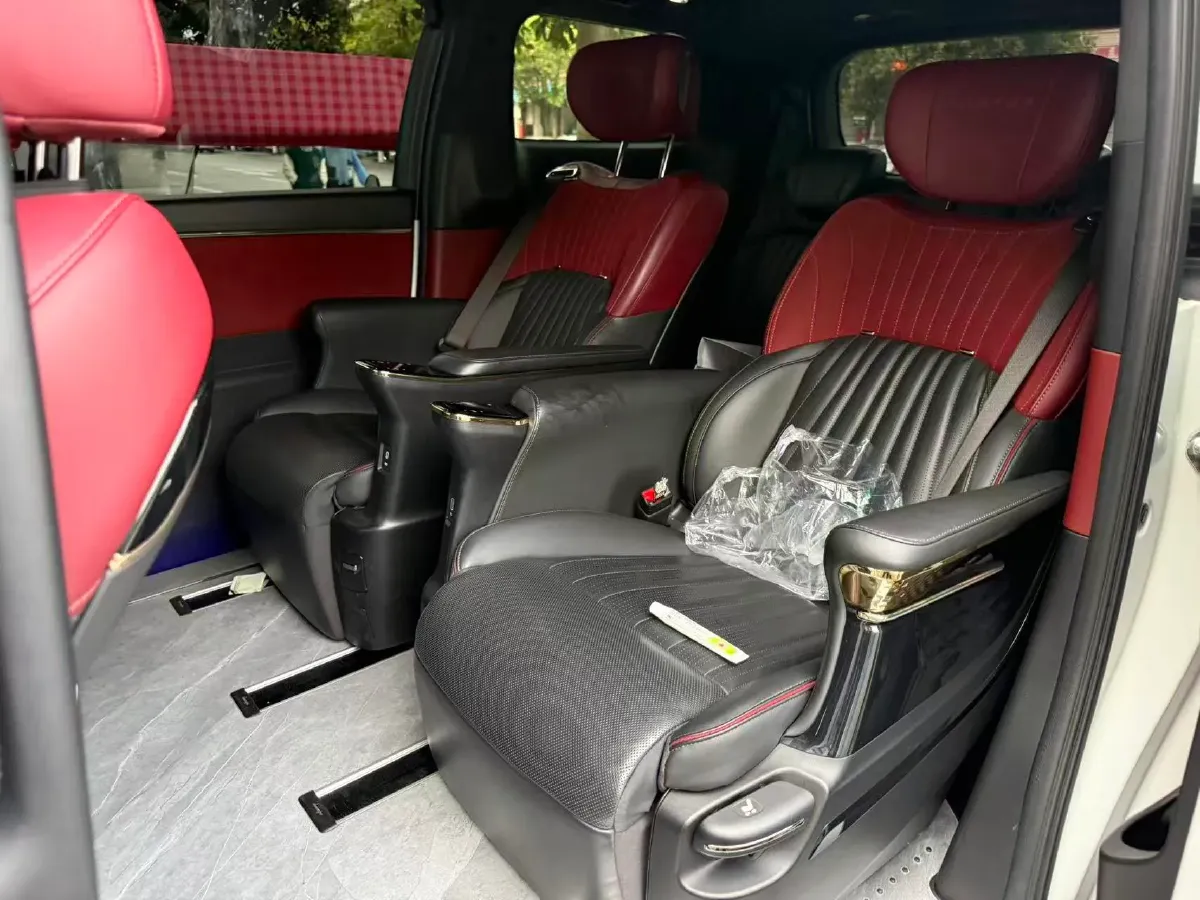 2023 GAC Trumpchi M8 2.0T 252HP L4 8AT,autocango,china used car exporter,china ev exporter,chinese used car exporter,chinese used ev exporter