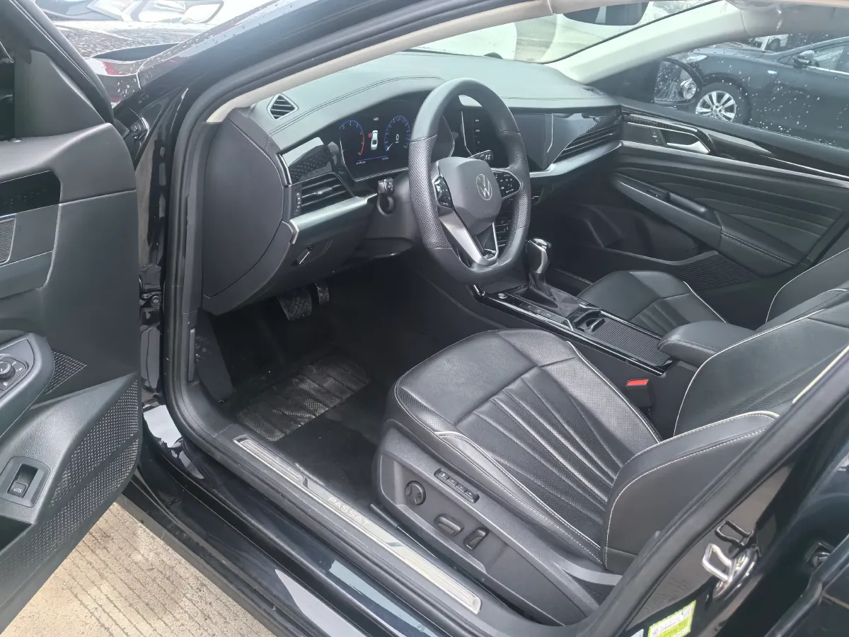 2024 Volkswagen Passat 2.0T 220HP L4 7DCT,autocango,china used car exporter,china ev exporter,chinese used car exporter,chinese used ev exporter