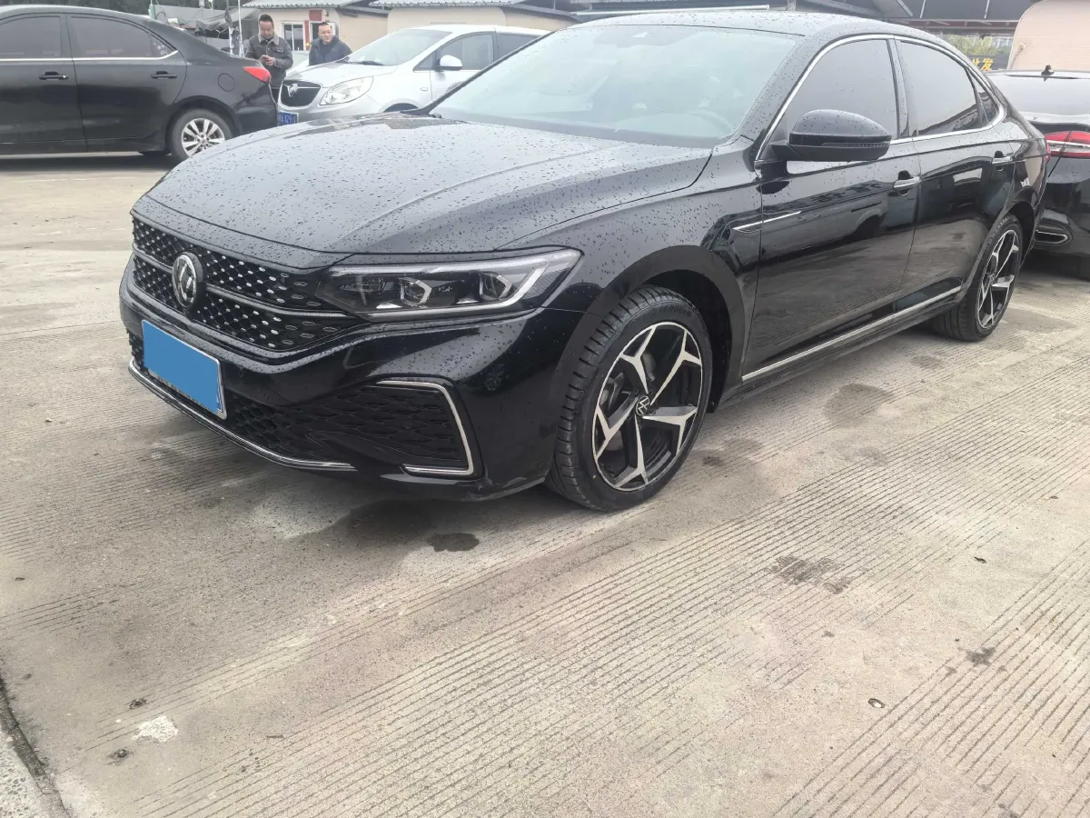 2024 Volkswagen Passat 2.0T 220HP L4 7DCT,autocango,china used car exporter,china ev exporter,chinese used car exporter,chinese used ev exporter