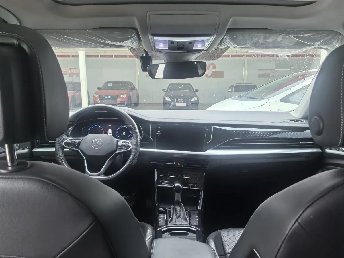 2024 Volkswagen Passat 2.0T 220HP L4 7DCT,autocango,china used car exporter,china ev exporter,chinese used car exporter,chinese used ev exporter