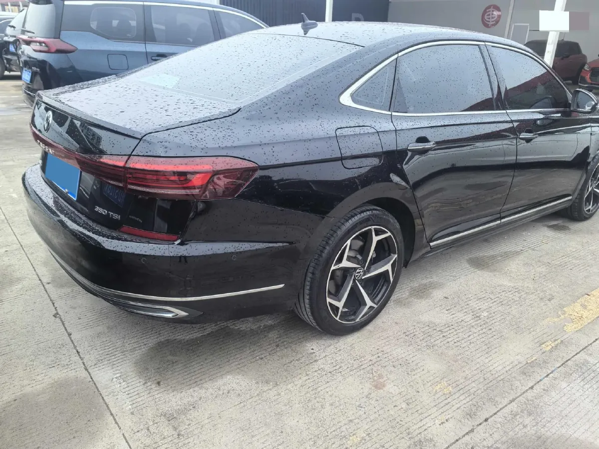 2024 Volkswagen Passat 2.0T 220HP L4 7DCT,autocango,china used car exporter,china ev exporter,chinese used car exporter,chinese used ev exporter