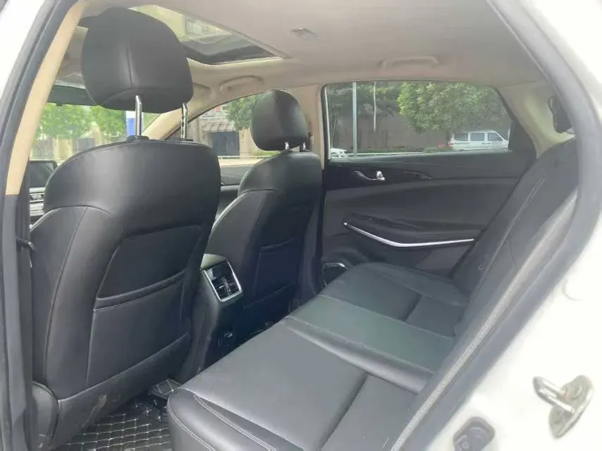 2020 ChangAn Raeton CC 1.5T 156HP L4 6AT,autocango,china used car exporter,china ev exporter,chinese used car exporter,chinese used ev exporter