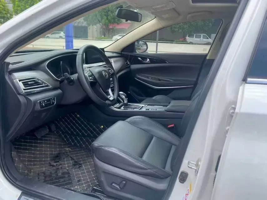 2020 ChangAn Raeton CC 1.5T 156HP L4 6AT,autocango,china used car exporter,china ev exporter,chinese used car exporter,chinese used ev exporter