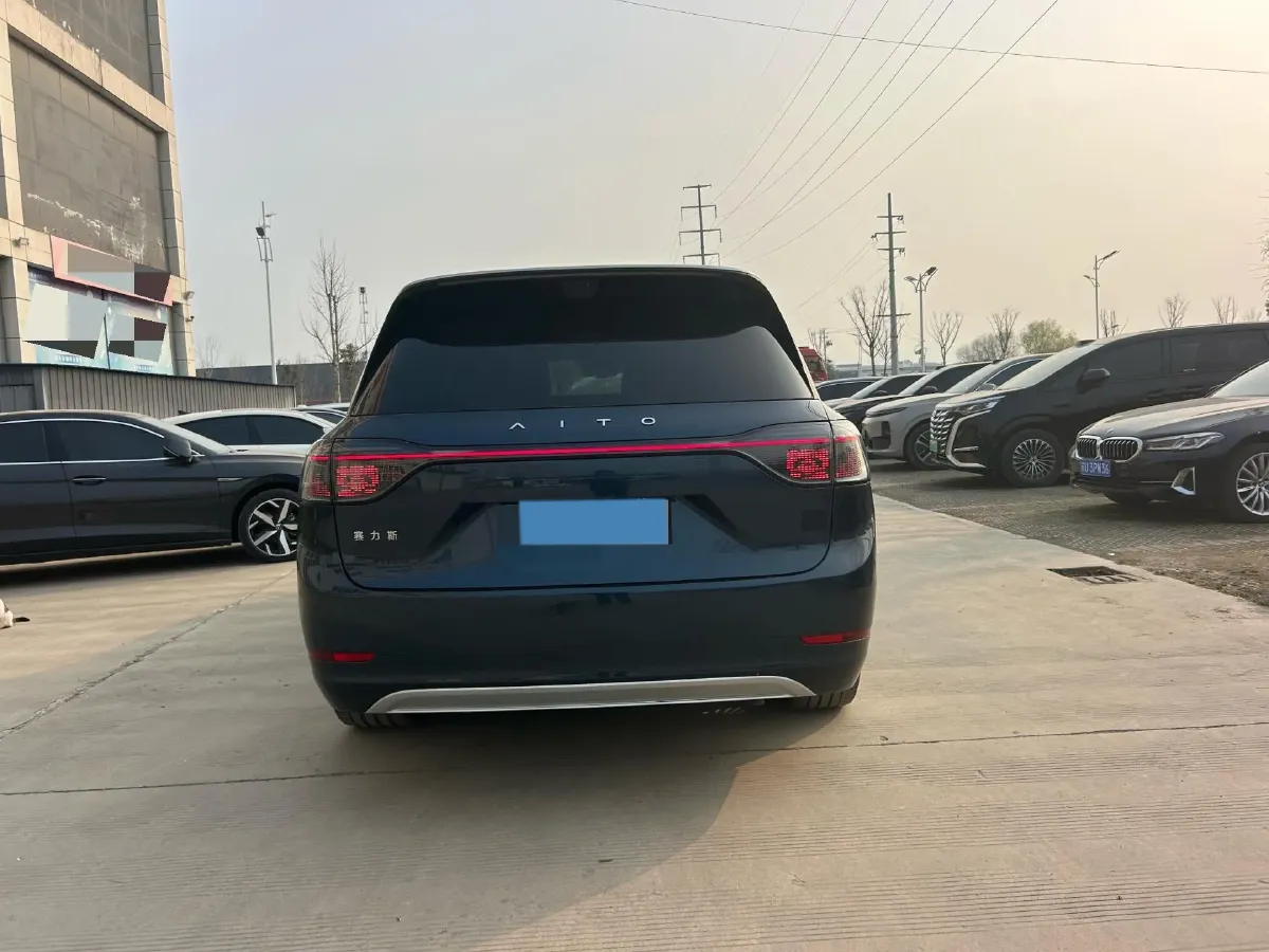 2025 AITO AITO M9 REEV 160HP REEV 52KWH,autocango,china used car exporter,china ev exporter,chinese used car exporter,chinese used ev exporter