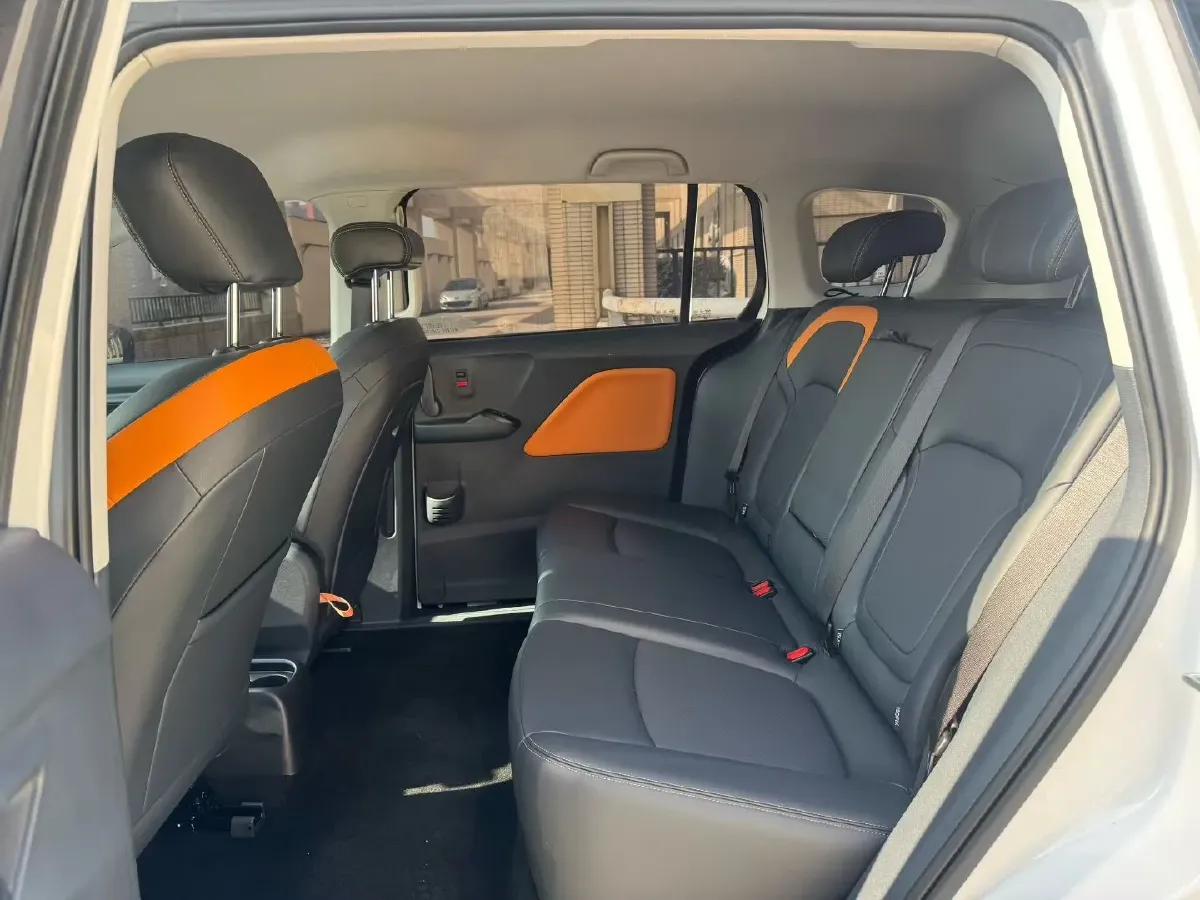 2022 JMC YuHu 7 2.0T 141HP L4 8AT,autocango,china used car exporter,china ev exporter,chinese used car exporter,chinese used ev exporter