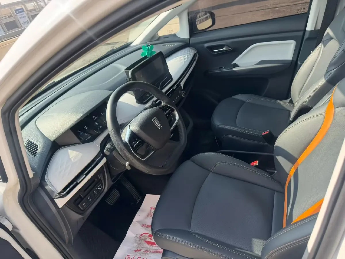 2022 JMC YuHu 7 2.0T 141HP L4 8AT,autocango,china used car exporter,china ev exporter,chinese used car exporter,chinese used ev exporter