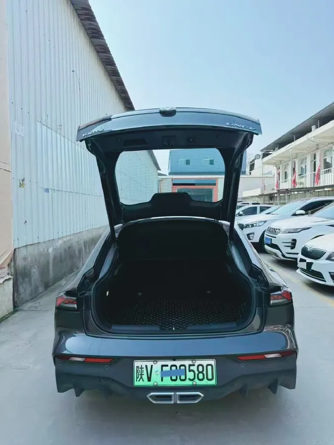 2024 ChangAn UNI-V iDD 1.5L 110HP L4 E-CVT PHEV 18.99KWH,autocango,china used car exporter,china ev exporter,chinese used car exporter,chinese used ev exporter