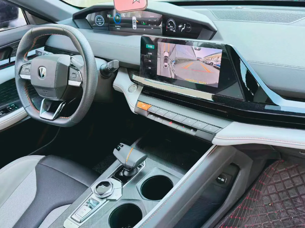 2024 ChangAn UNI-V iDD 1.5L 110HP L4 E-CVT PHEV 18.99KWH,autocango,china used car exporter,china ev exporter,chinese used car exporter,chinese used ev exporter